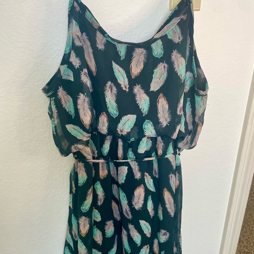Wet Seal Black Feather-Print Sleeveless Shift